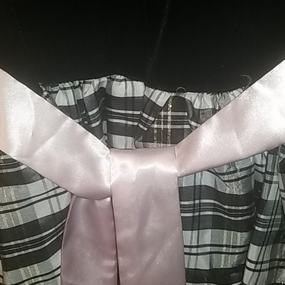 Dress - Picture 4 of 5